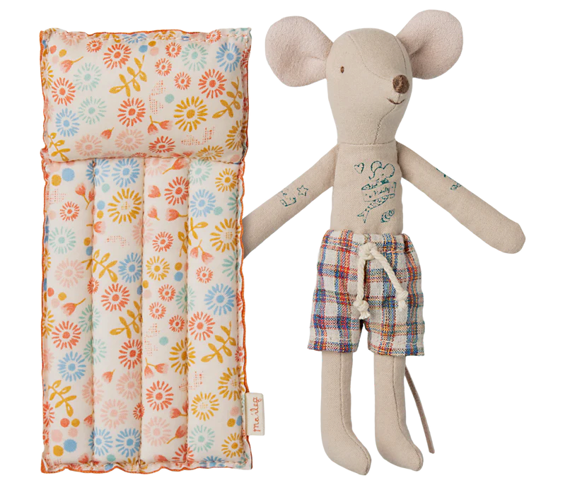 Strandmaus Papa mit Luftmatratze